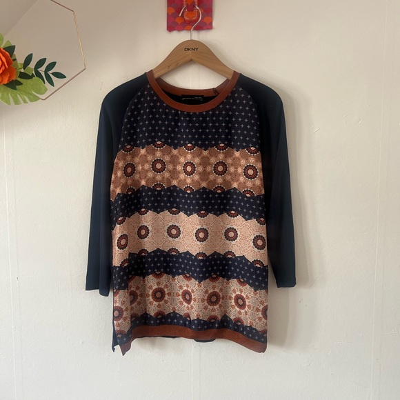 EUC Zara split hem Moroccan print blouse sz M poly/rayon - Picture 1 of 11